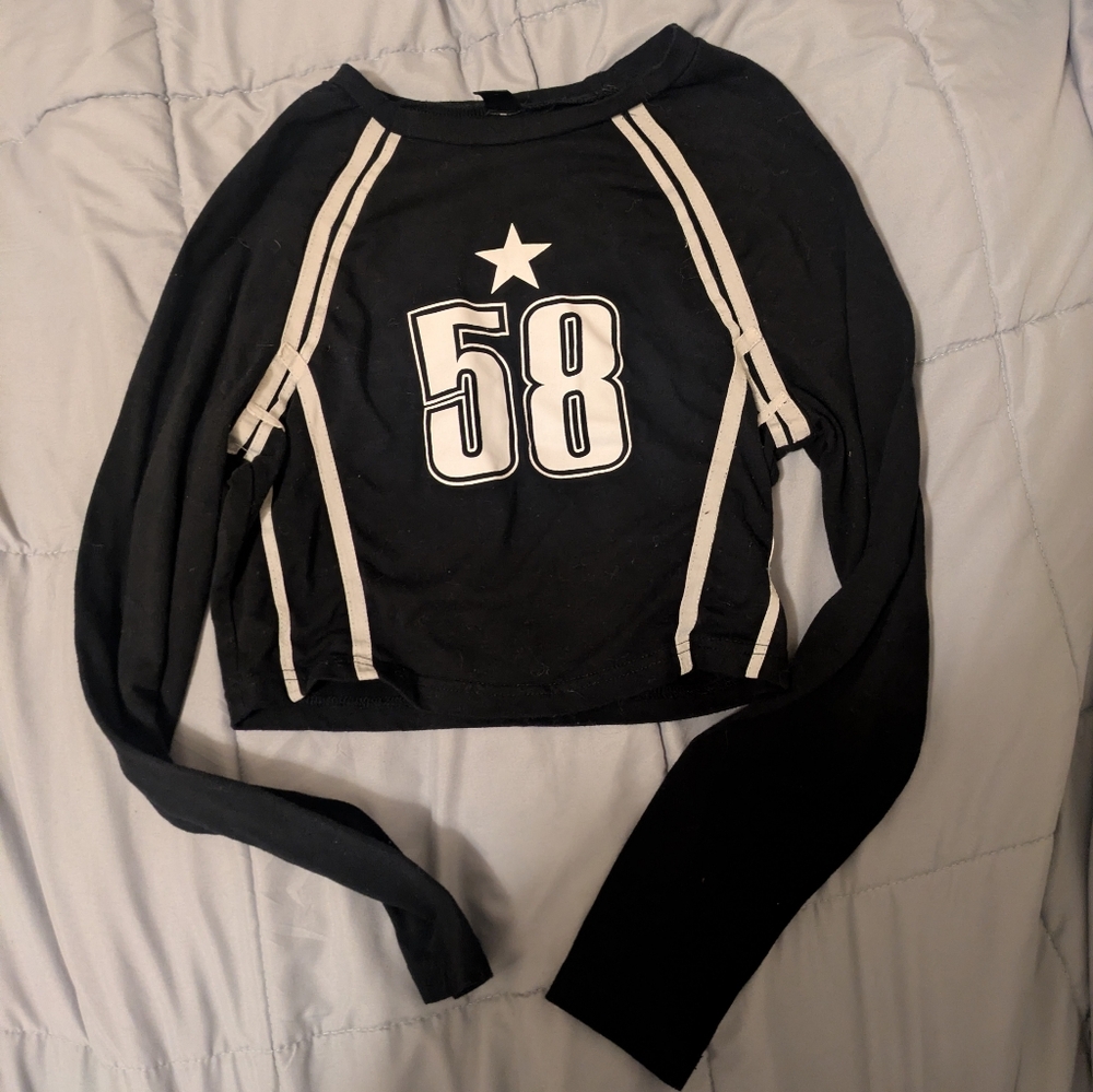SHEIN Black and White Star Number Crop Top
